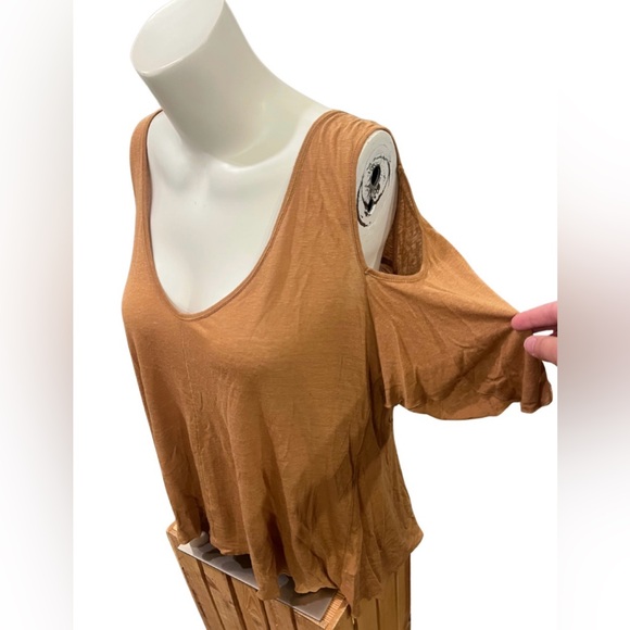 Free People Bittersweet cold shoulder tee small tan - Picture 6 of 9